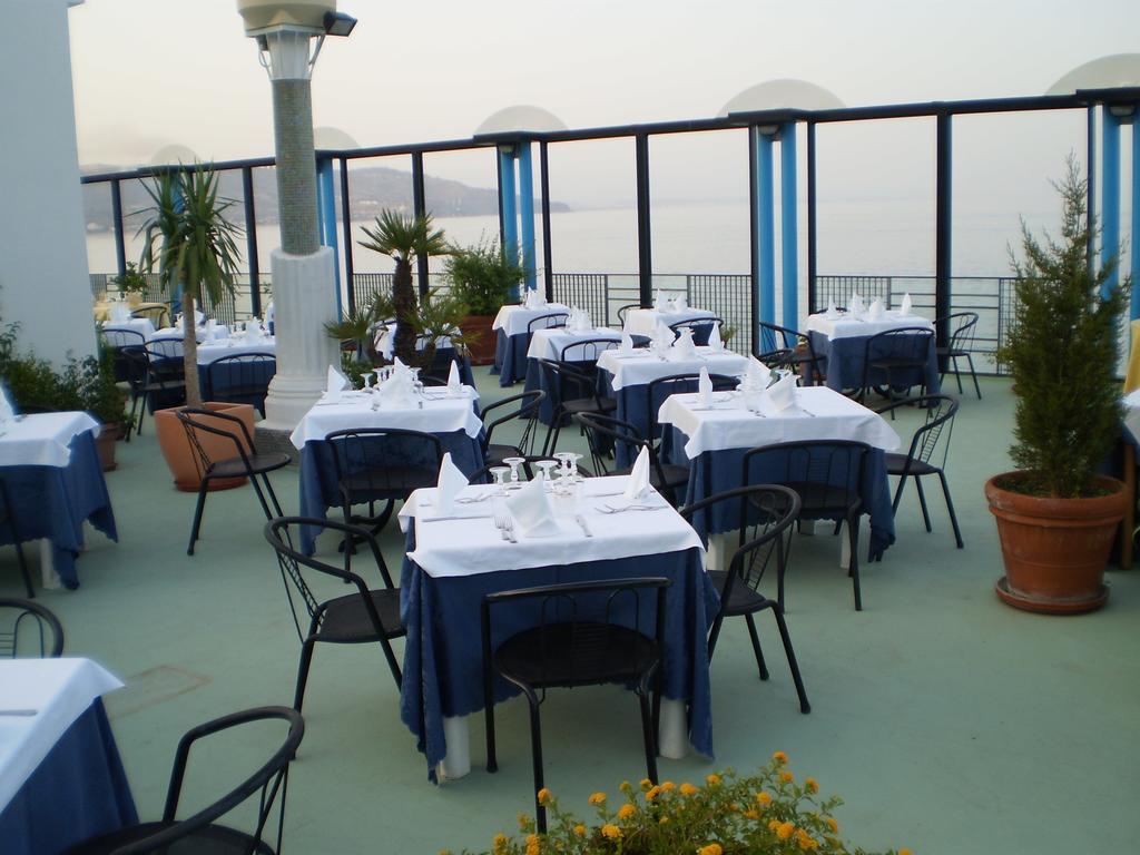 San Domenico Hotel سوفيراتو مارينا المظهر الخارجي الصورة